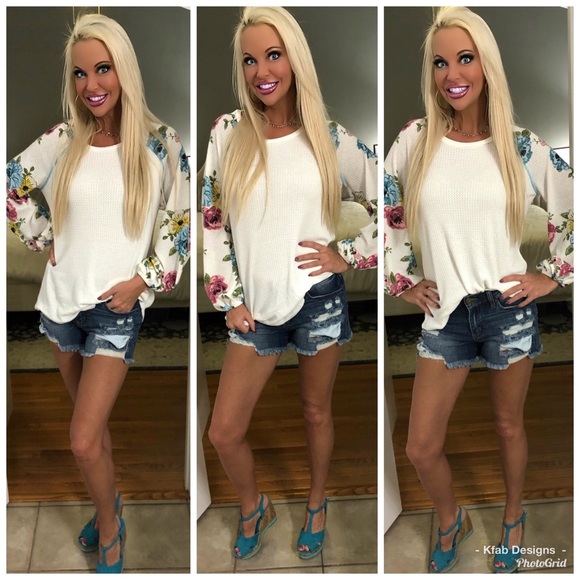 Tops - 🌺Stunning White Waffle Knit Balloon Sleeve Top!